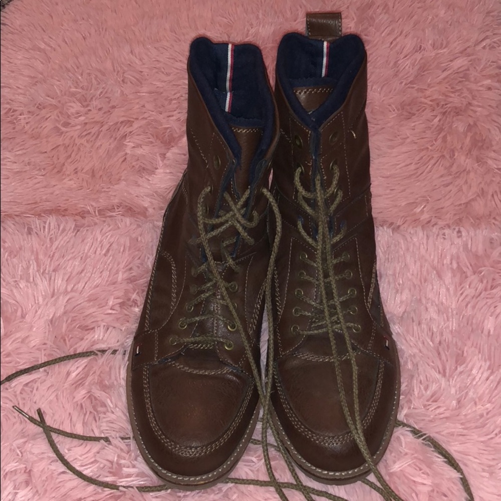 Gently Worn Men’s Tommy Hilfiger boots